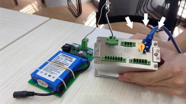 Hardware check method of weighing controller